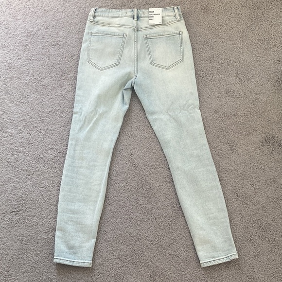 High rise distressed jeans - Picture 5 of 5